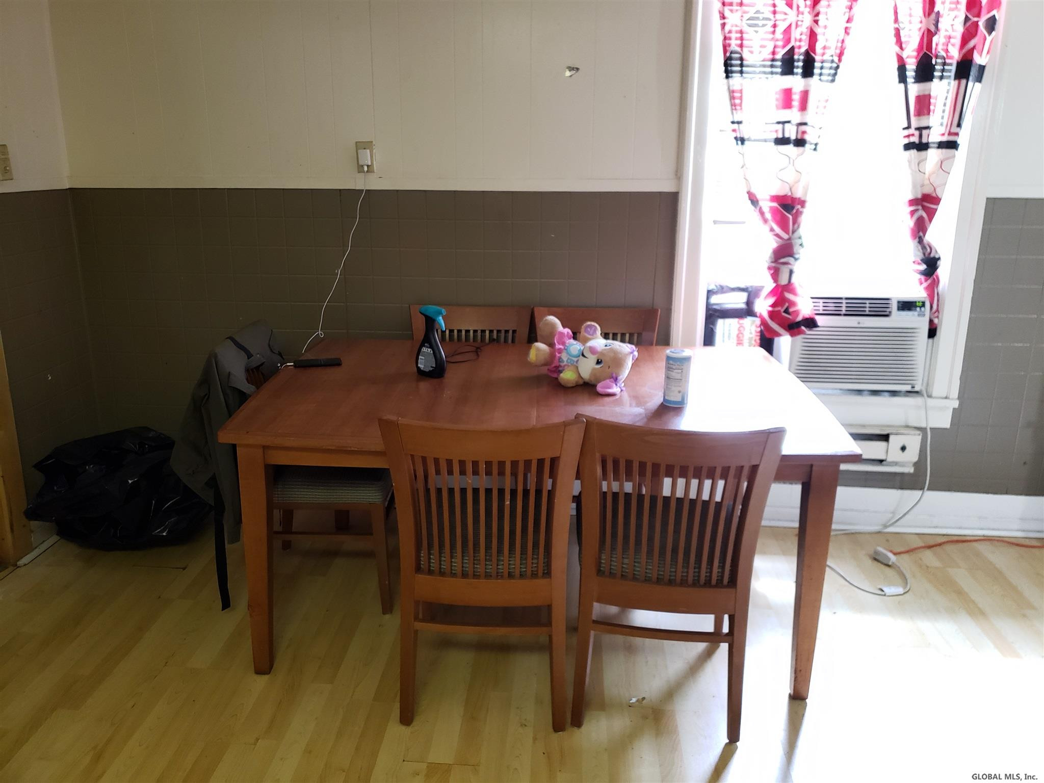 219 Spring Avenue Troy, NY 12180 - Photo 16 of 31 Eat-in area