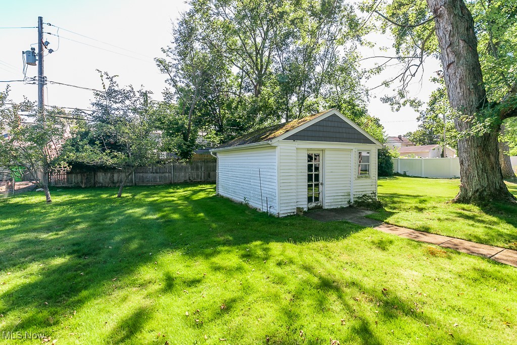 1147 Belrose Road Cleveland, OH 44124 - Photo 26 of 27 Gallery Image 26