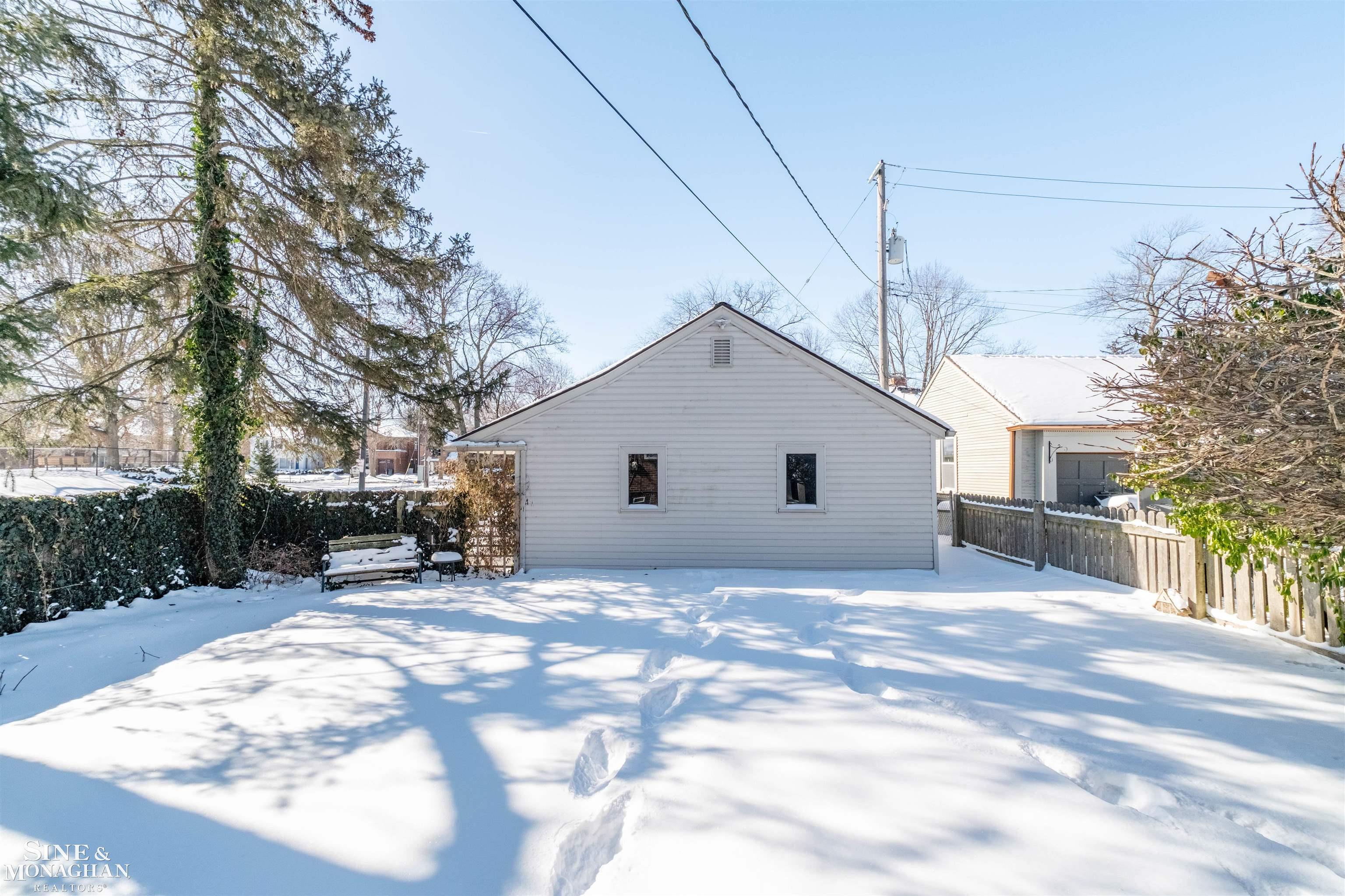 201 McMillan Road Grosse Pointe Farms, MI 48236 - Photo 32 of 41