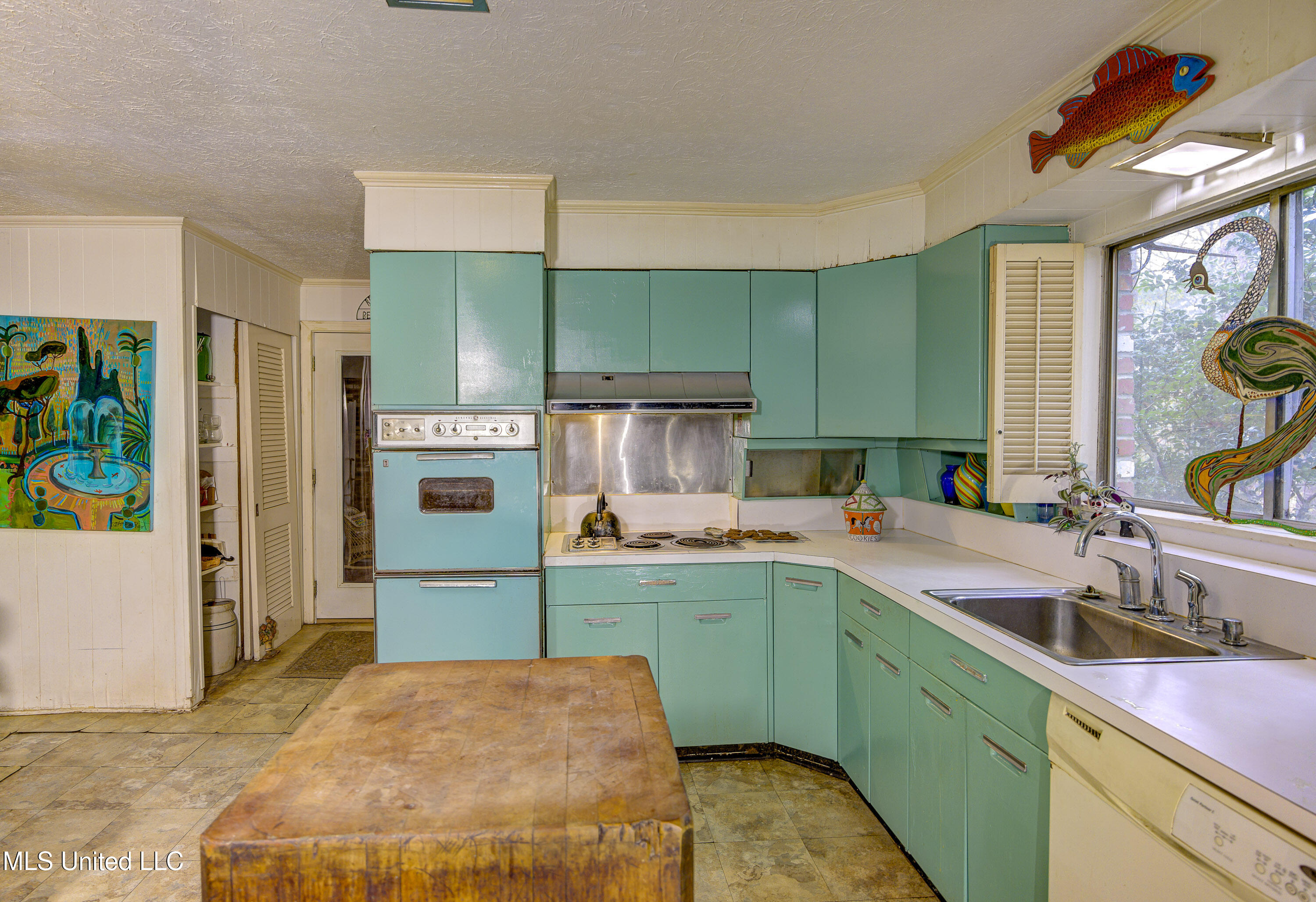 1735 Hillview Drive Jackson, MS 39211 - Photo 13 of 44 Kitchen 2