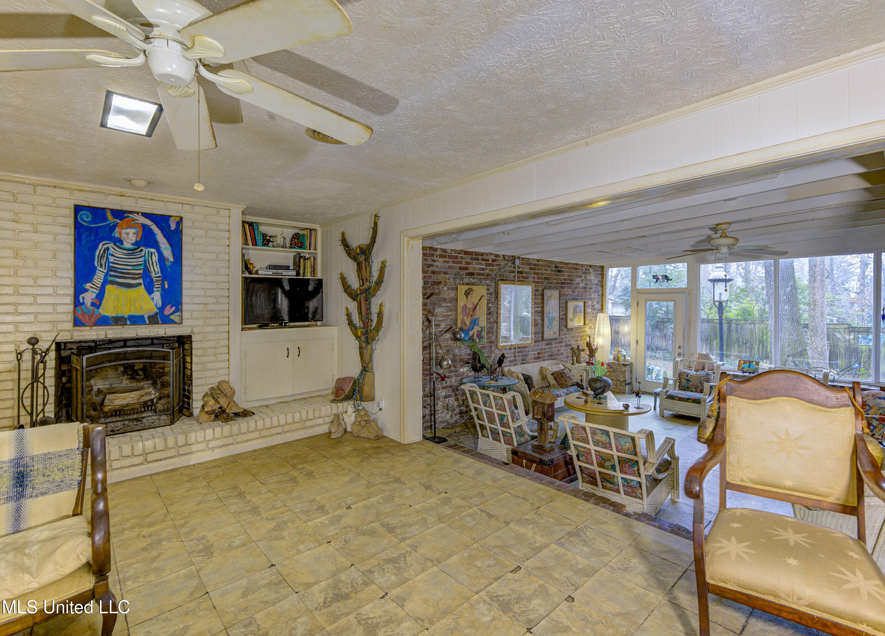 1735 Hillview Drive Jackson, MS 39211 - Photo 19 of 44 Family Room 3