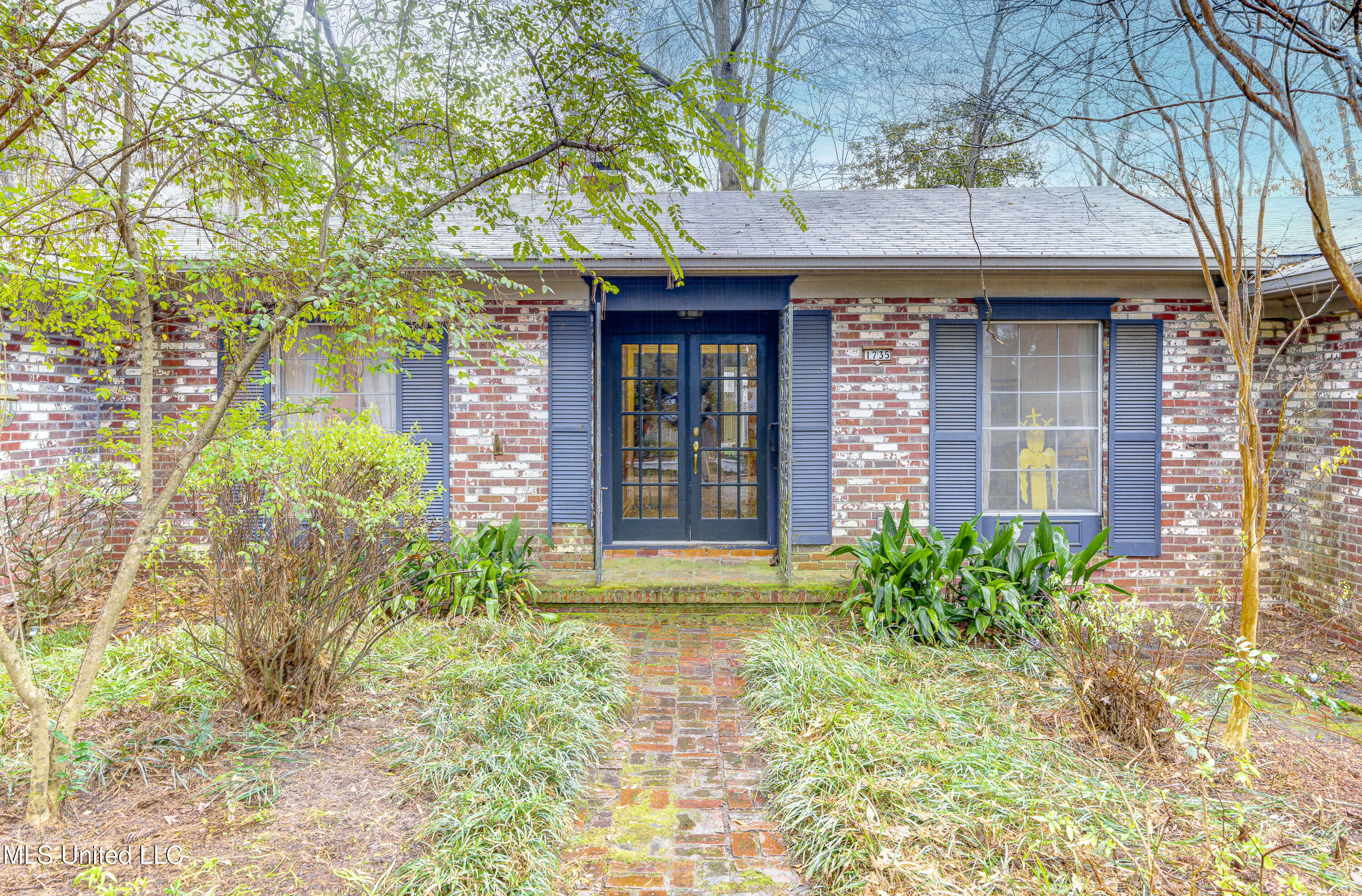 1735 Hillview Drive Jackson, MS 39211 - Photo 2 of 44 Main View Closeup