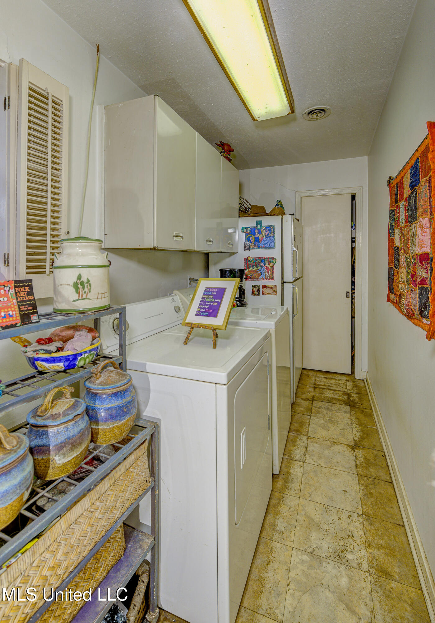 1735 Hillview Drive Jackson, MS 39211 - Photo 22 of 44 Laundry Room