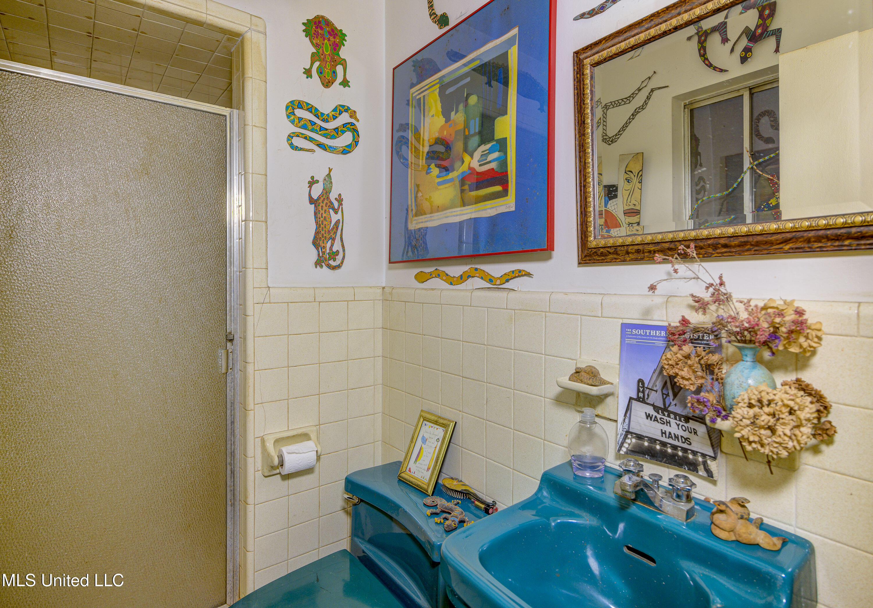 1735 Hillview Drive Jackson, MS 39211 - Photo 35 of 44 Third Bathroom 1