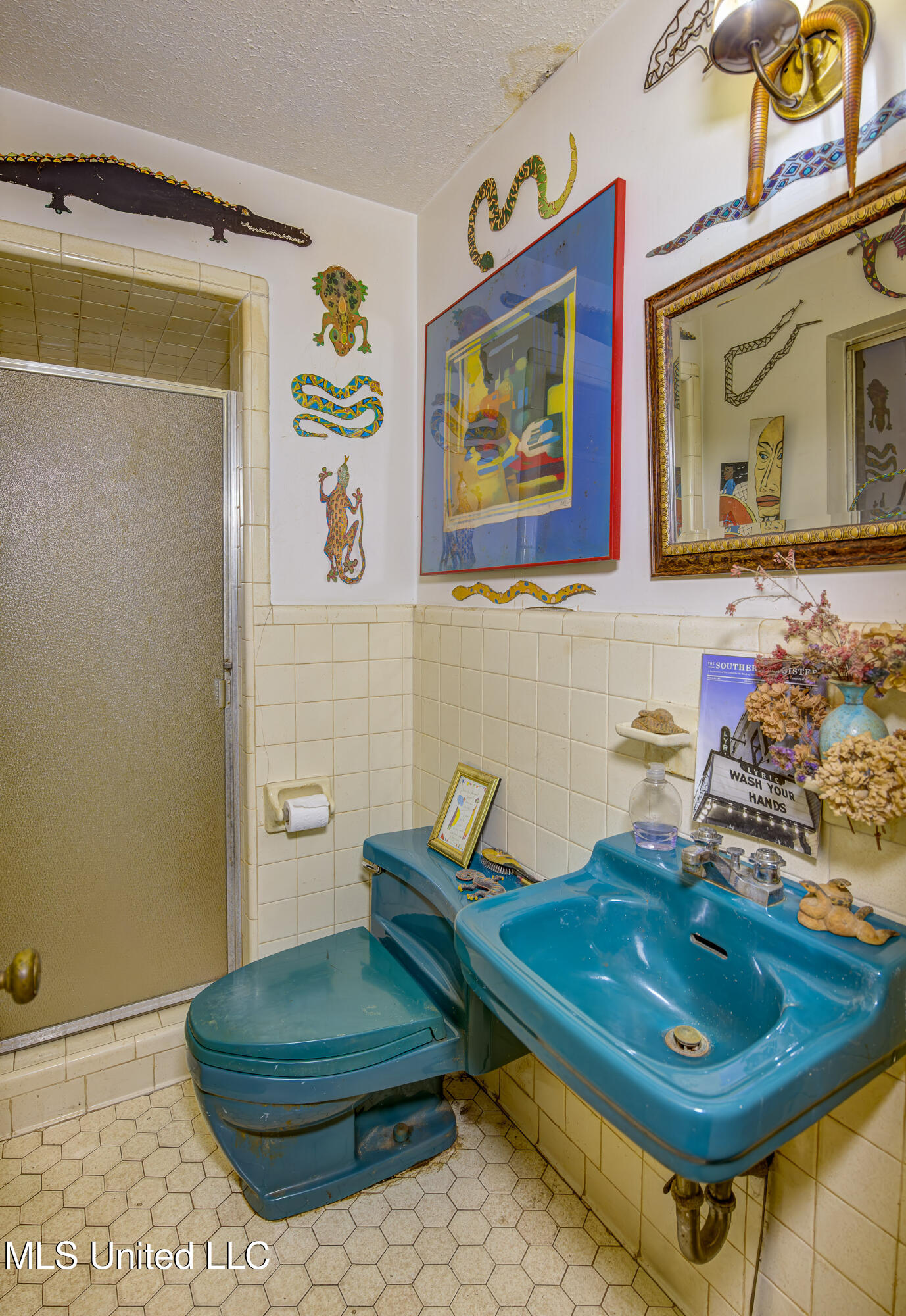 1735 Hillview Drive Jackson, MS 39211 - Photo 36 of 44 Third Bathroom 2