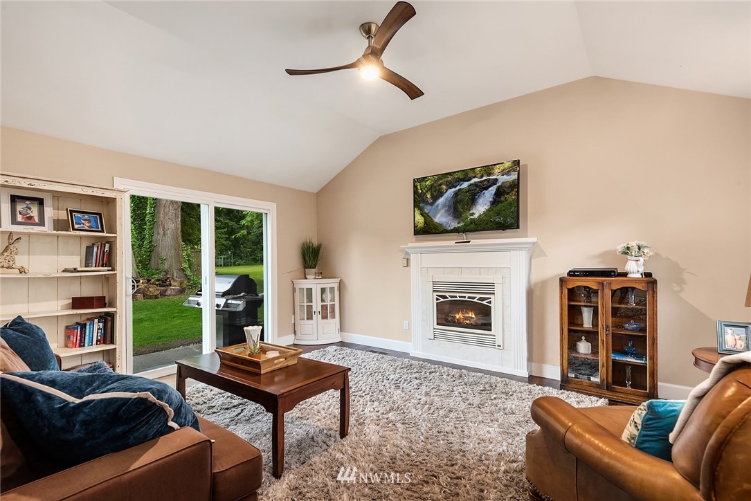 9309 Northeast 191st Street Bothell, WA 98011 - Photo 10 of 25 Gallery Image 10