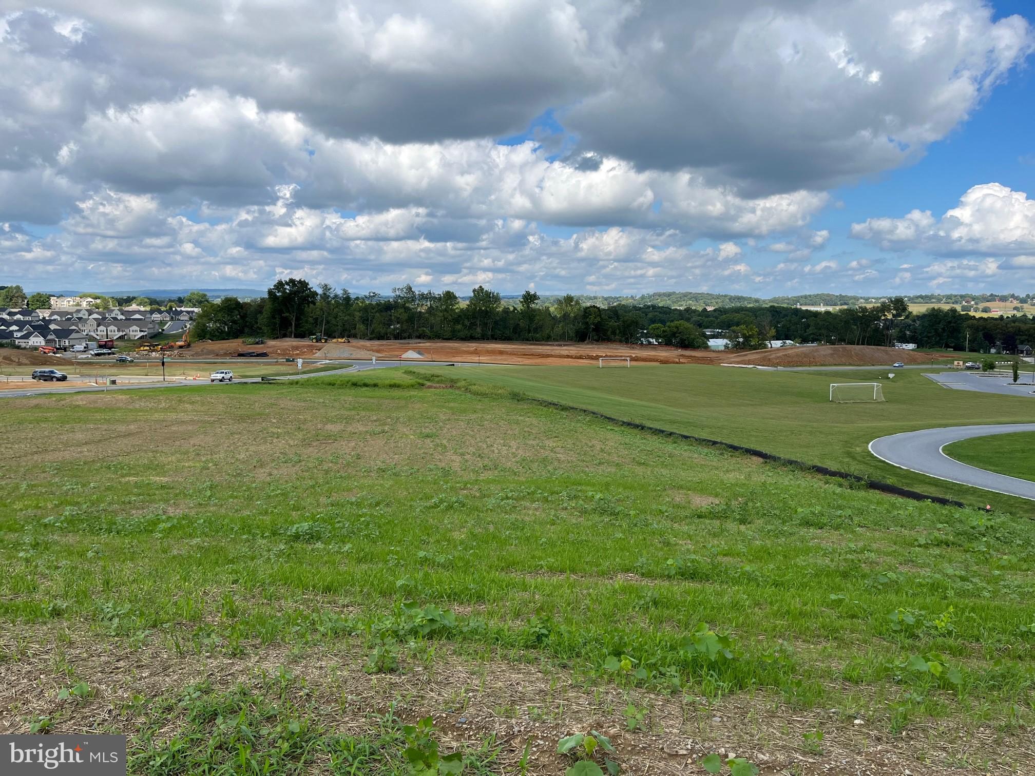 397 Pierson Road, Unit 91 Lititz, PA 17543 - Photo 2 of 2 a view of an ocean and city