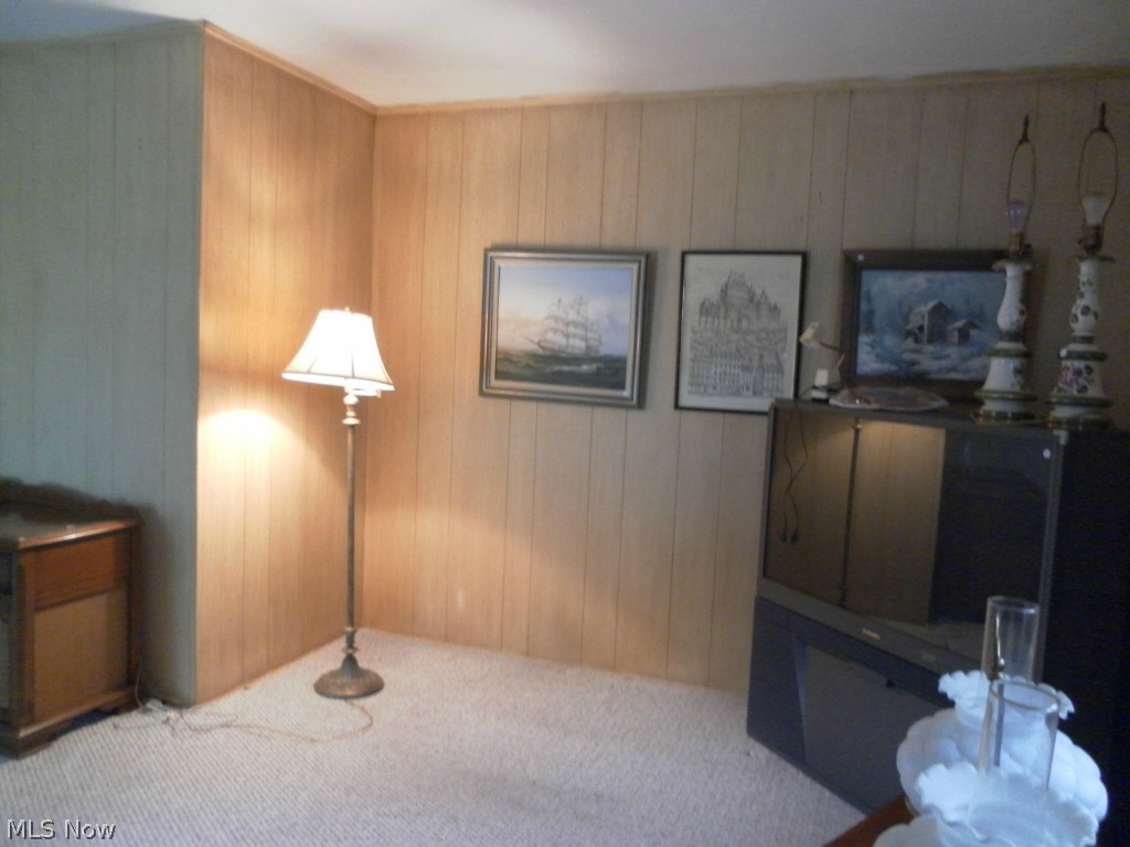 6271 Fairhaven Road Cleveland, OH 44124 - Photo 5 of 16