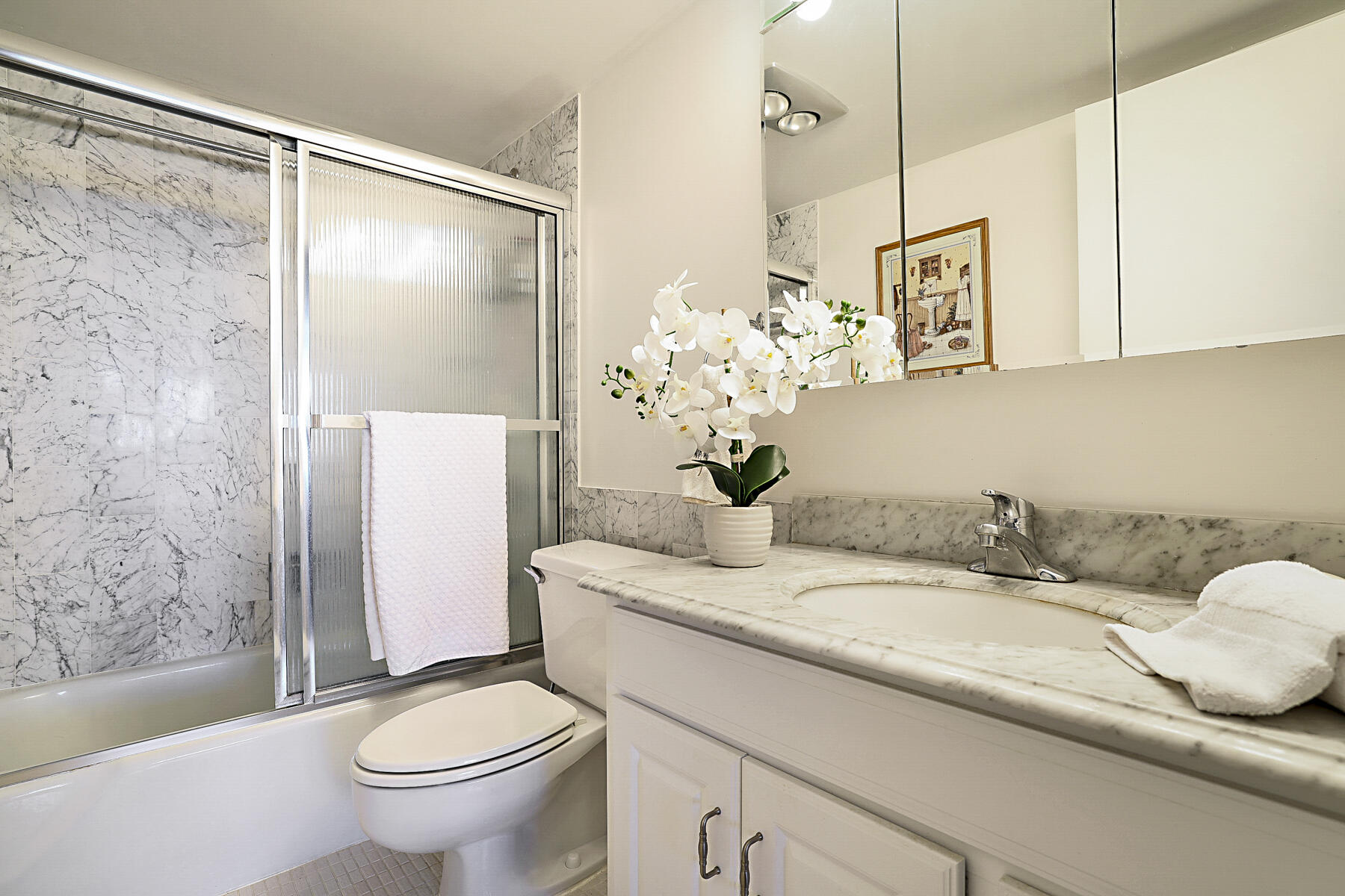 2121 North Ocean Boulevard, Unit 1506W Boca Raton, FL 33431 - Photo 28 of 58 Principal bathroom