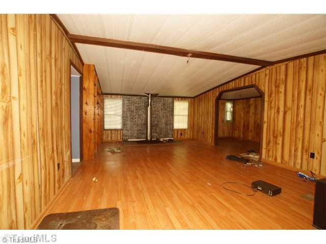 1406 County Line Road Reidsville, NC 27320 - Photo 2 of 15 Living Room.