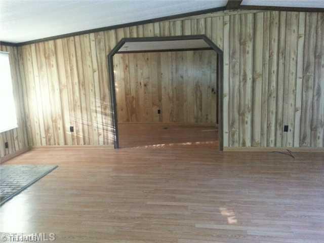 1406 County Line Road Reidsville, NC 27320 - Photo 3 of 15 Living Room.