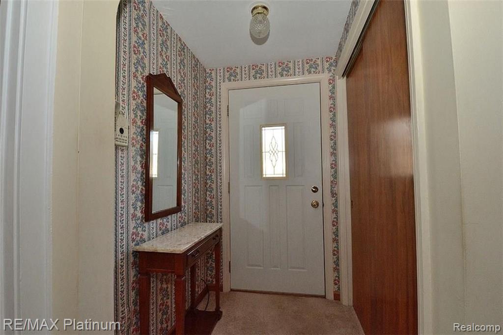 2825 Norton Road Howell, MI 48843 - Photo 2 of 16