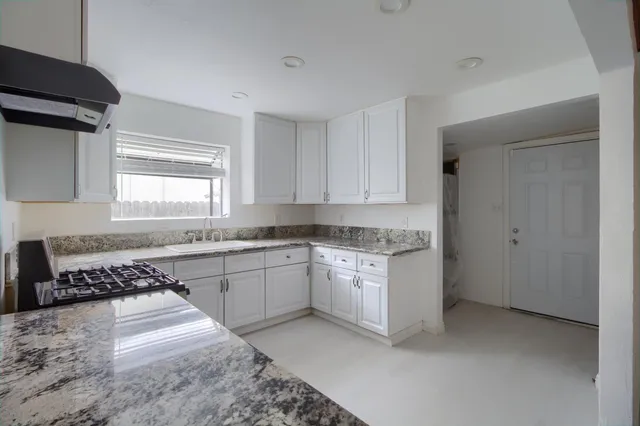 $2,500 | 723 Helen Way, Woodland, CA 95776