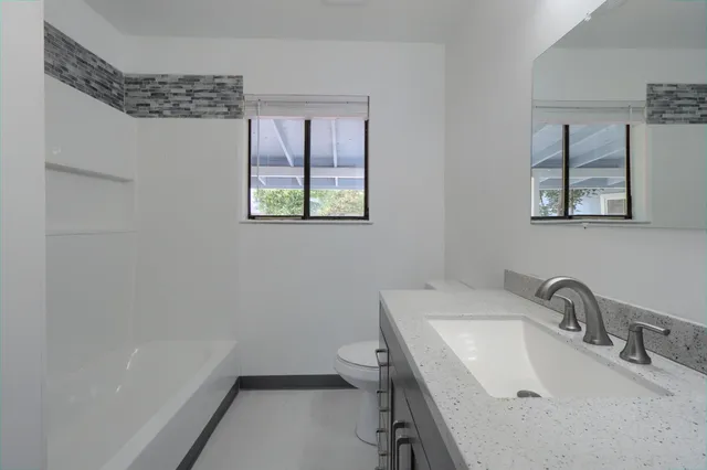 $2,500 | 723 Helen Way, Woodland, CA 95776