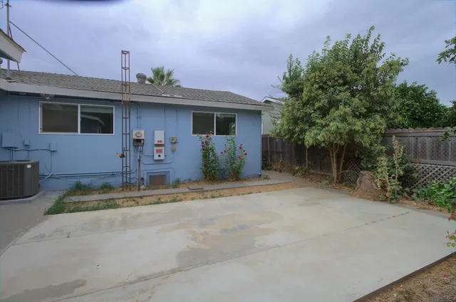 $2,500 | 723 Helen Way, Woodland, CA 95776