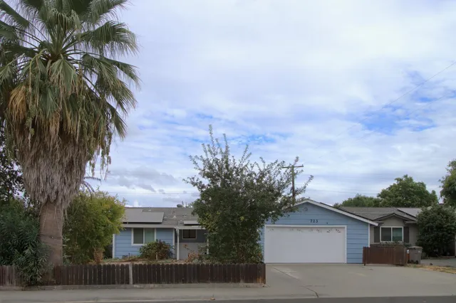 $2,500 | 723 Helen Way, Woodland, CA 95776