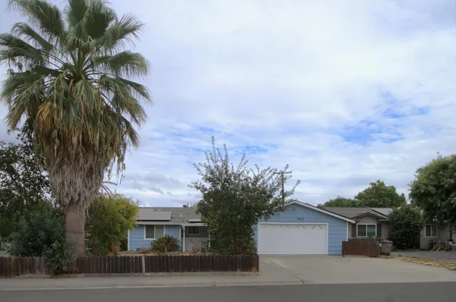 $2,500 | 723 Helen Way, Woodland, CA 95776