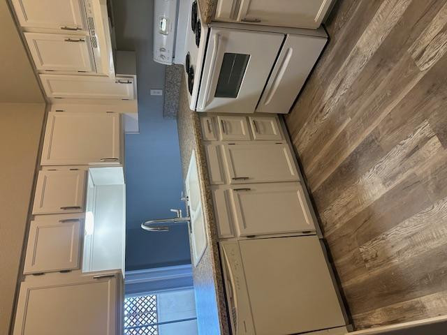 1908 N Spring, Unit 202 Mesa, AZ 85203 - Photo 2 of 25 Photo #2