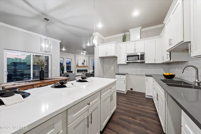 $679,500 | 1106 Heritage Hills Lane, Selah, WA 98942