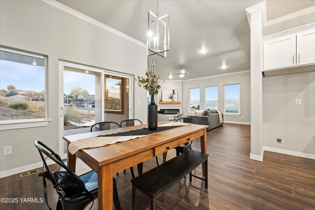 $679,500 | 1106 Heritage Hills Lane, Selah, WA 98942