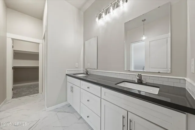 $679,500 | 1106 Heritage Hills Lane, Selah, WA 98942