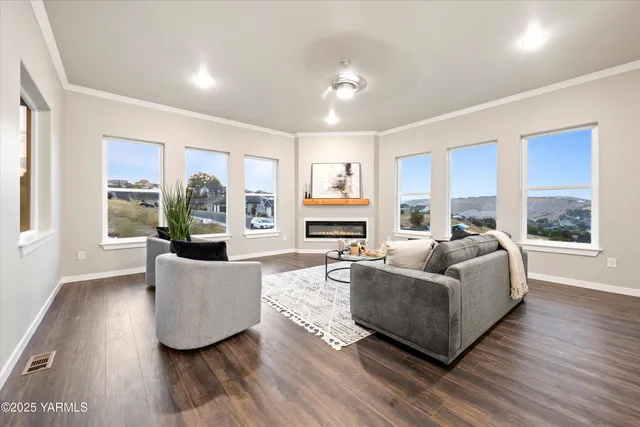 $679,500 | 1106 Heritage Hills Lane, Selah, WA 98942