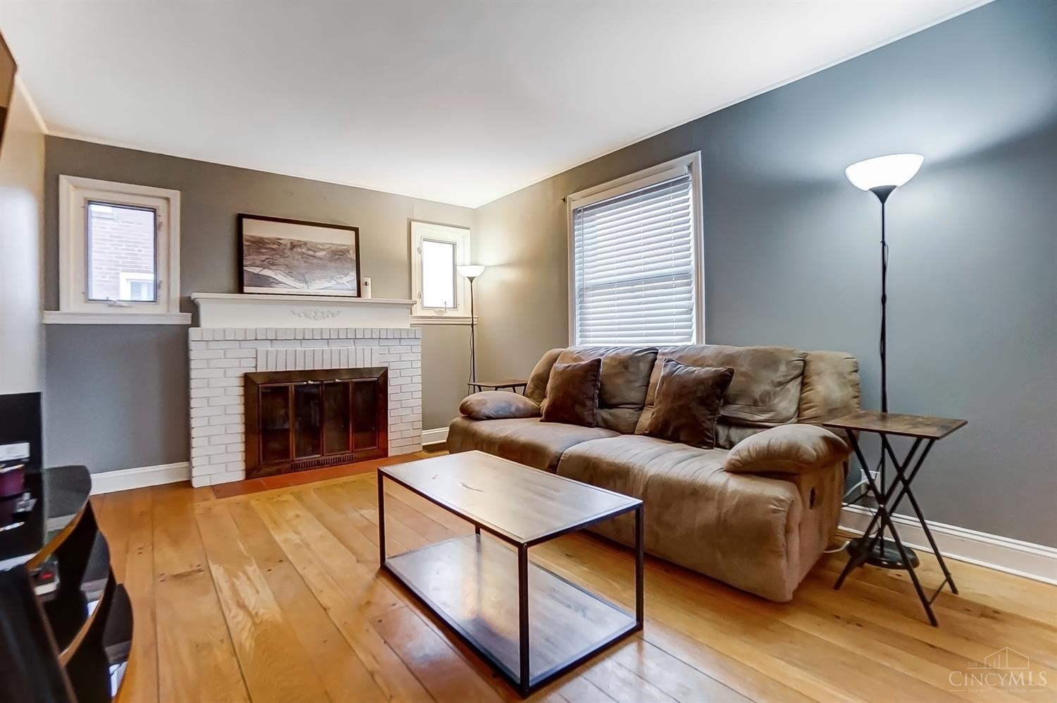 5573 Leumas Road Cincinnati, OH 45239 - Photo 4 of 21