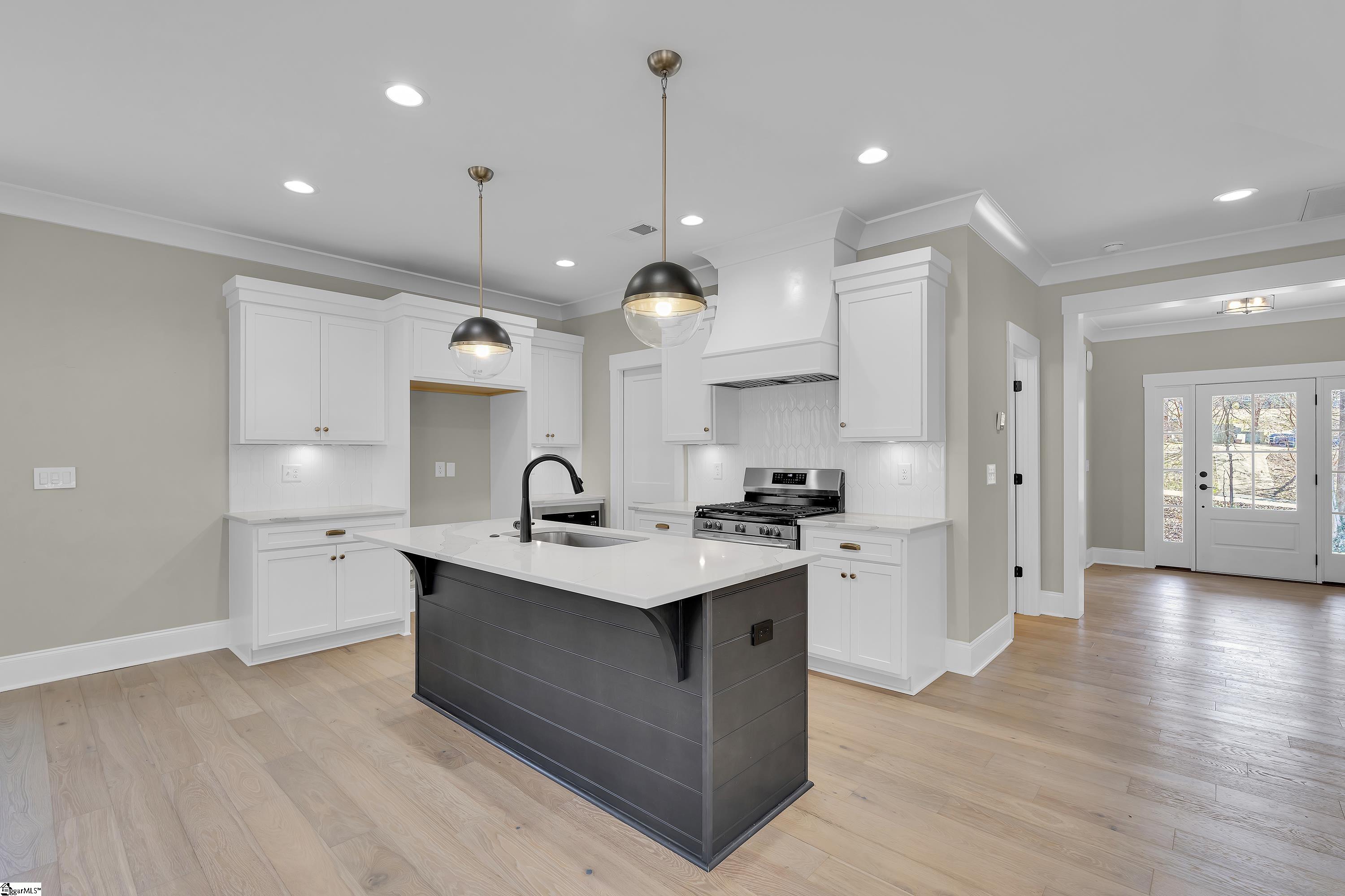 19 Arrowhead Road Greenville, SC 29609 - Photo 15 of 40 Gallery Image 15