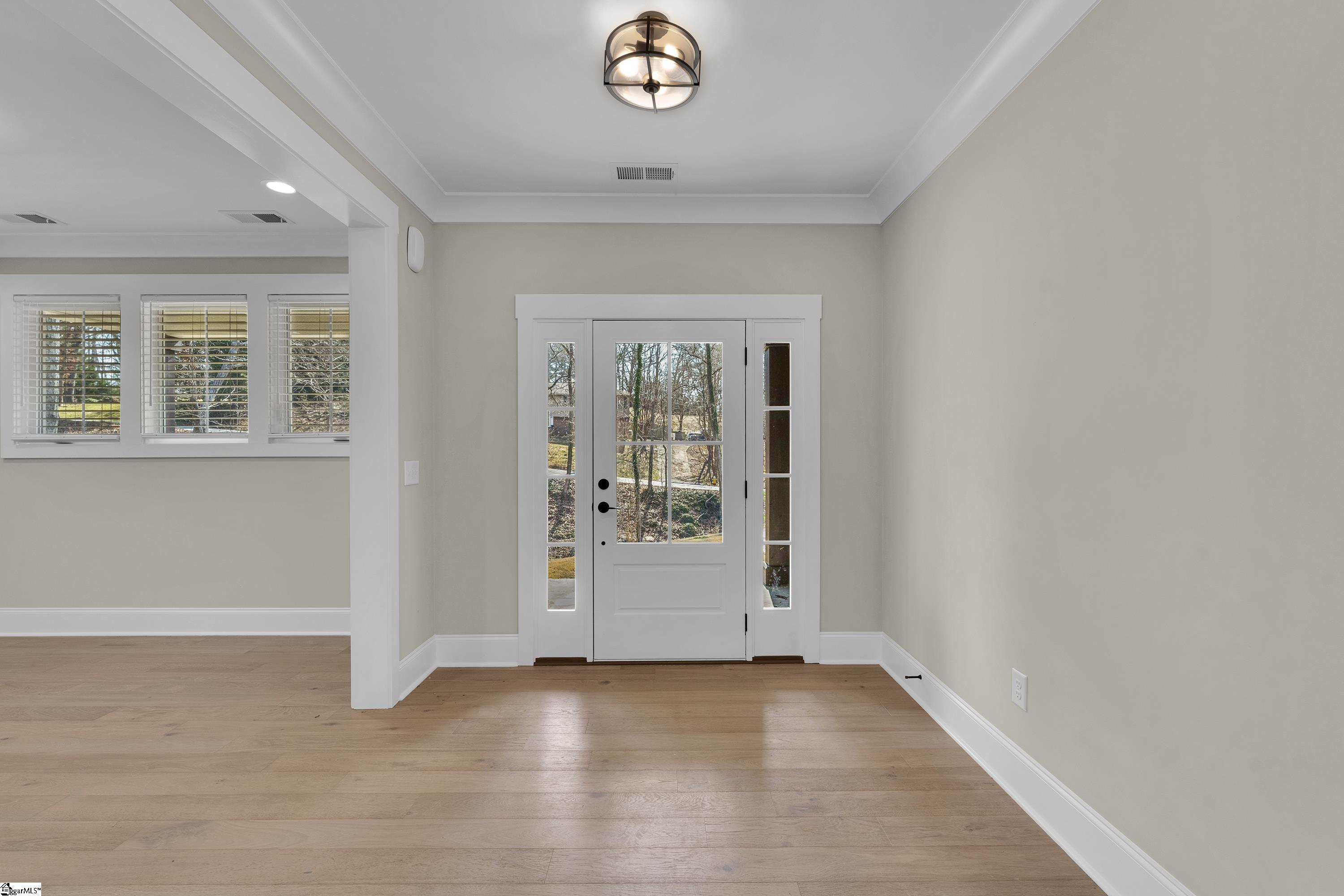 19 Arrowhead Road Greenville, SC 29609 - Photo 2 of 40 Gallery Image 2