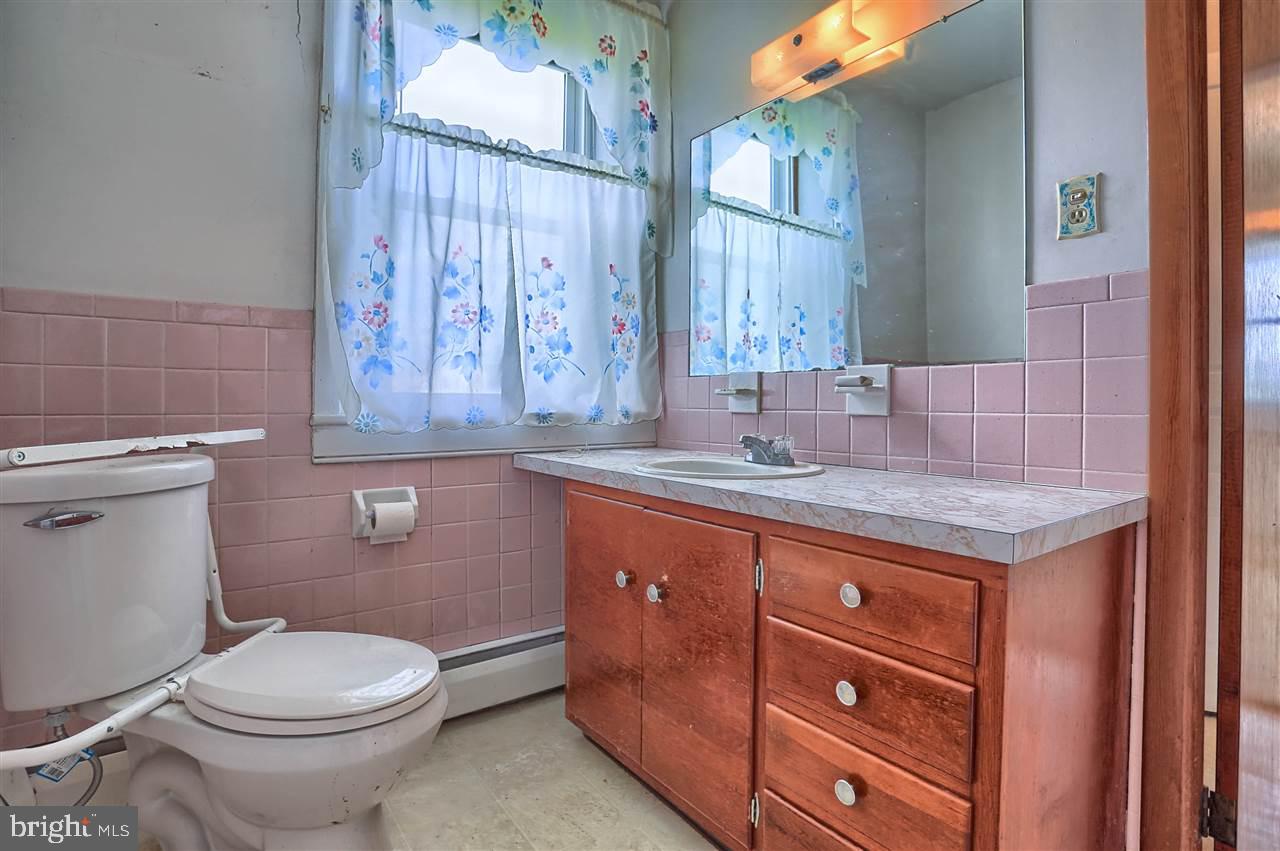 1976 Stoverstown Road, Unit 1 Spring Grove, PA 17362 - Photo 13 of 36