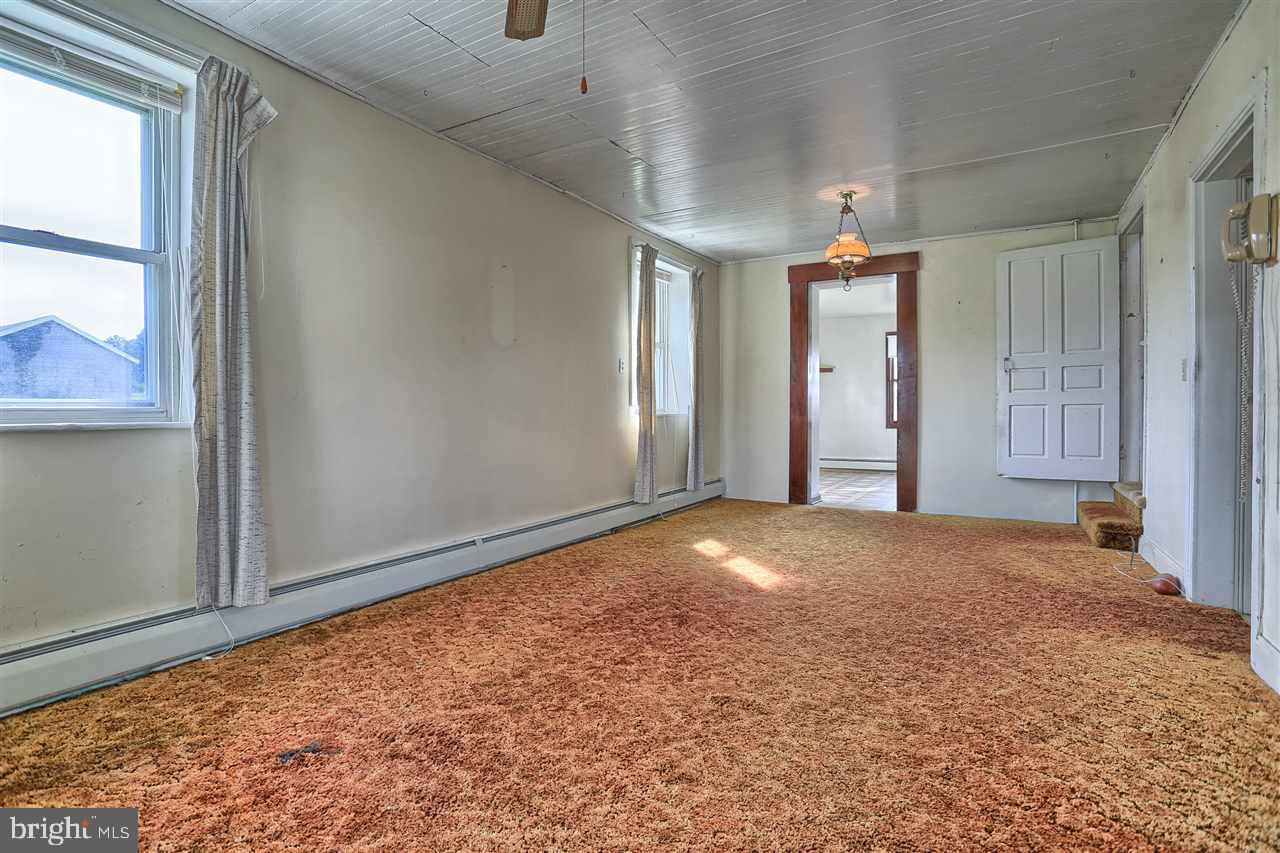 1976 Stoverstown Road, Unit 1 Spring Grove, PA 17362 - Photo 4 of 36
