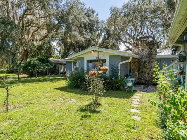 $325,000 | 23560 Northeast 154th Place Road, Salt Springs, FL 32134