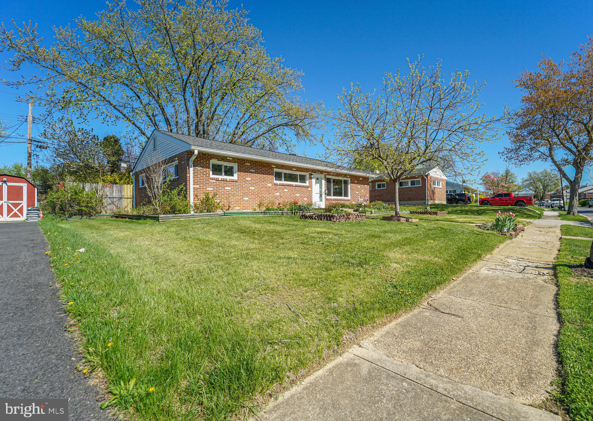 5916 Robindale Road Baltimore, MD 21228 - Photo 2 of 35