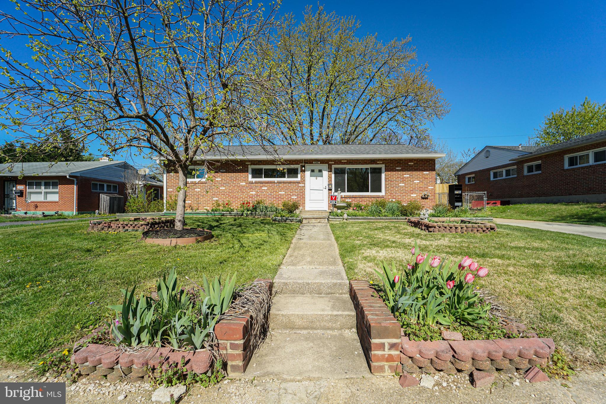 5916 Robindale Road Baltimore, MD 21228 - Photo 4 of 35