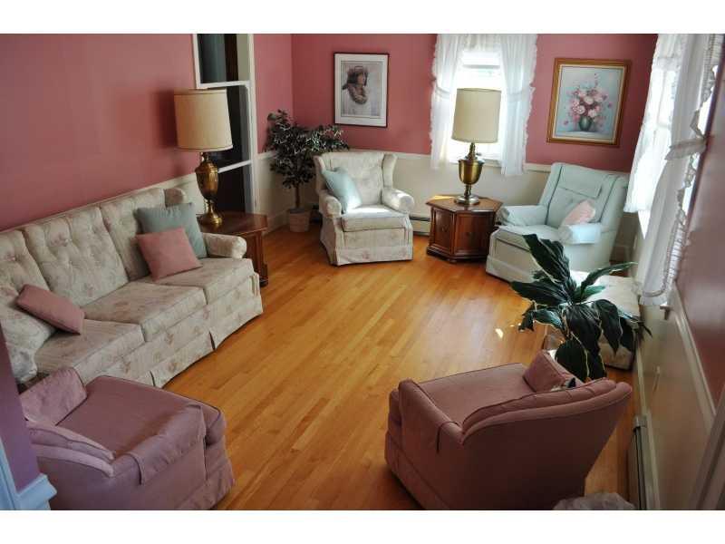 14 River Road Kennebunkport, ME 04046 - Photo 5 of 8 Living Room.