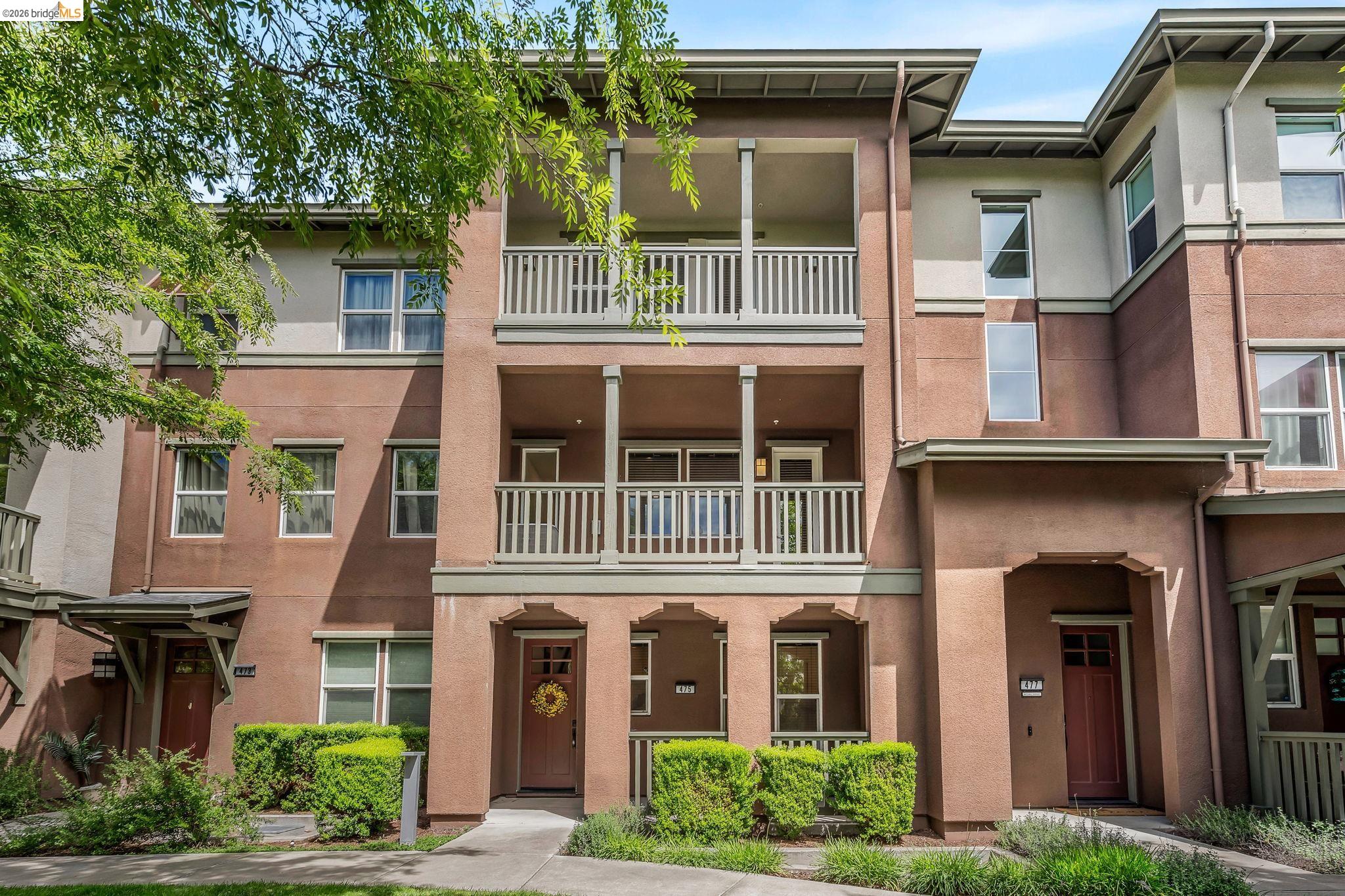 475 Mitchell Avenue Alameda, CA 94501 - Photo 1 of 40 front view of a building