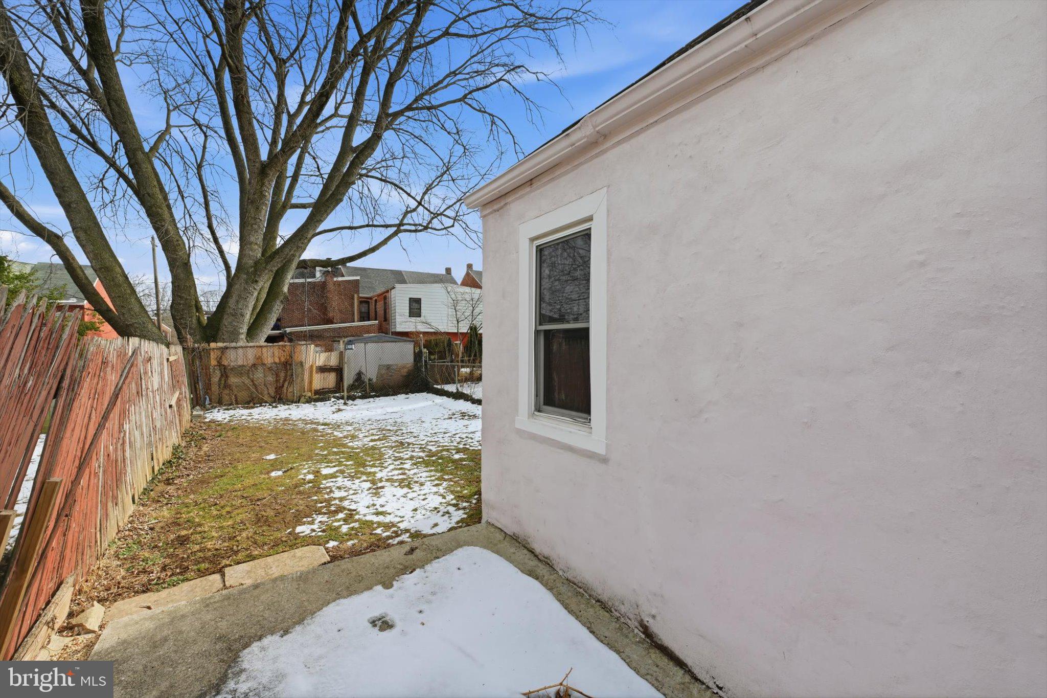 638 High Street Lancaster, PA 17603 - Photo 25 of 26 a view of yard covered with snow in front of house