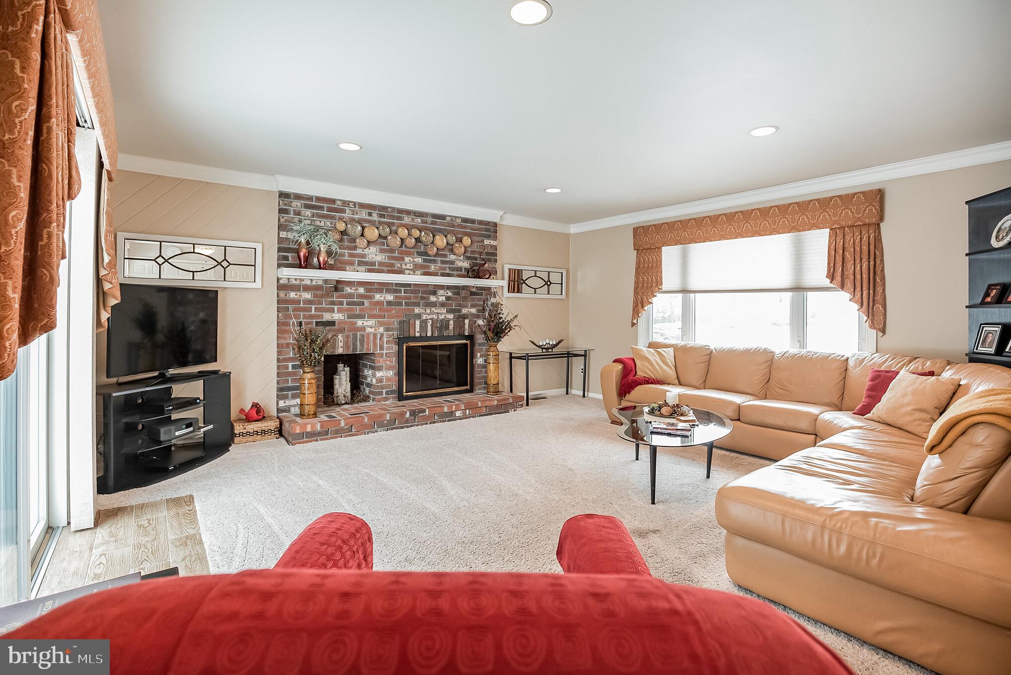24 Vicksburg Road Laurel Springs, NJ 08021 - Photo 12 of 36 Family Room