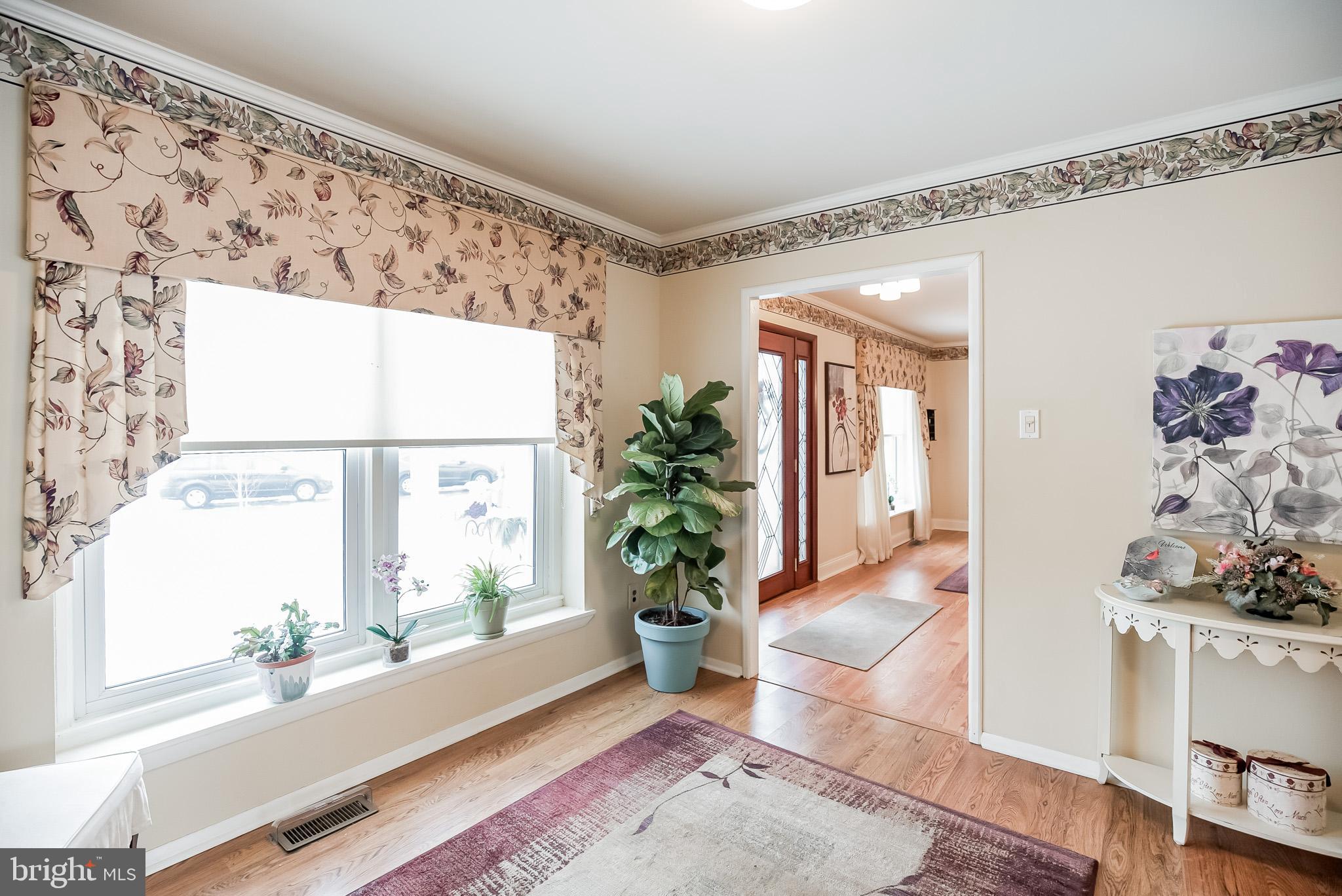 24 Vicksburg Road Laurel Springs, NJ 08021 - Photo 3 of 36 Foyer/Vestibule