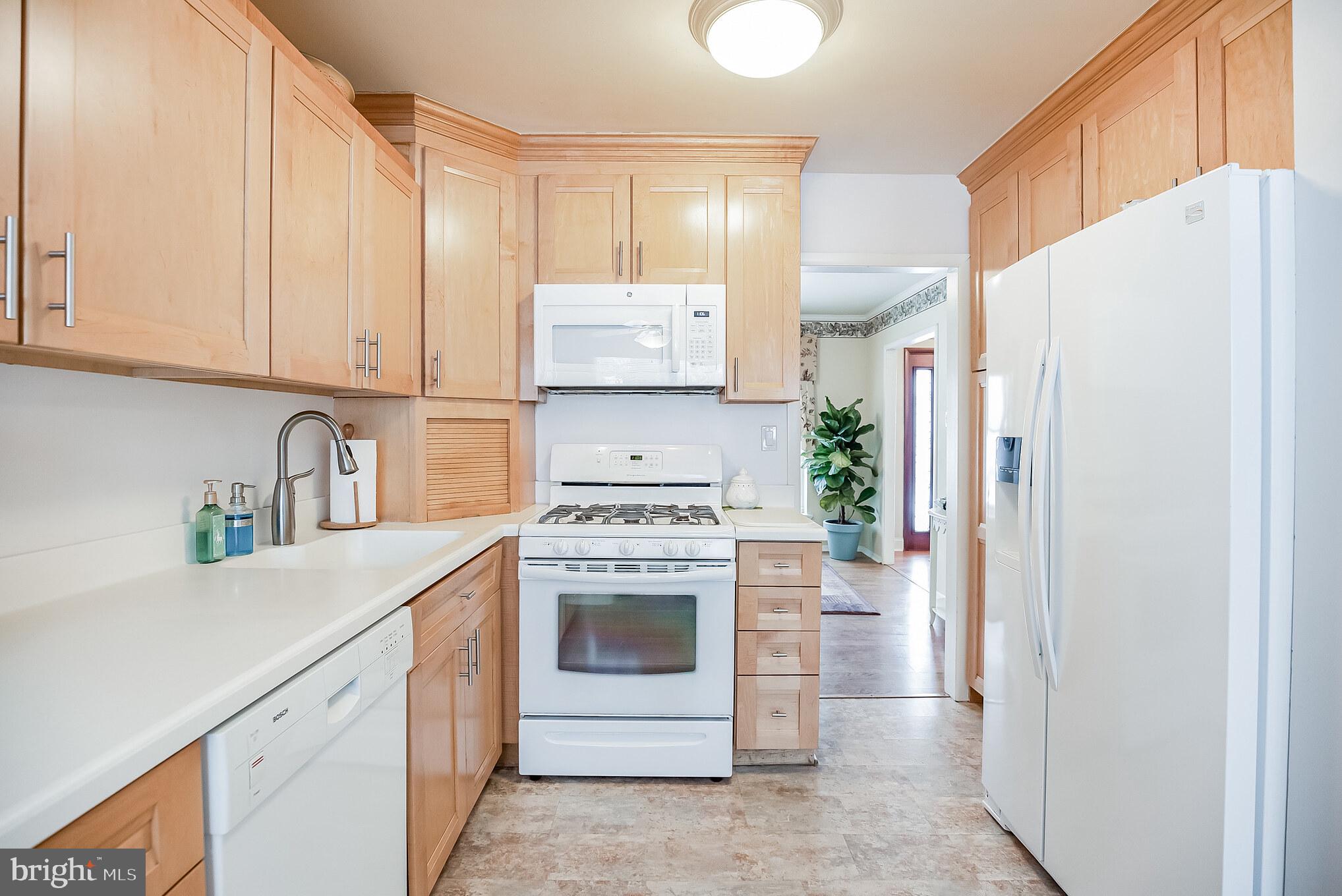 24 Vicksburg Road Laurel Springs, NJ 08021 - Photo 8 of 36 Kitchen
