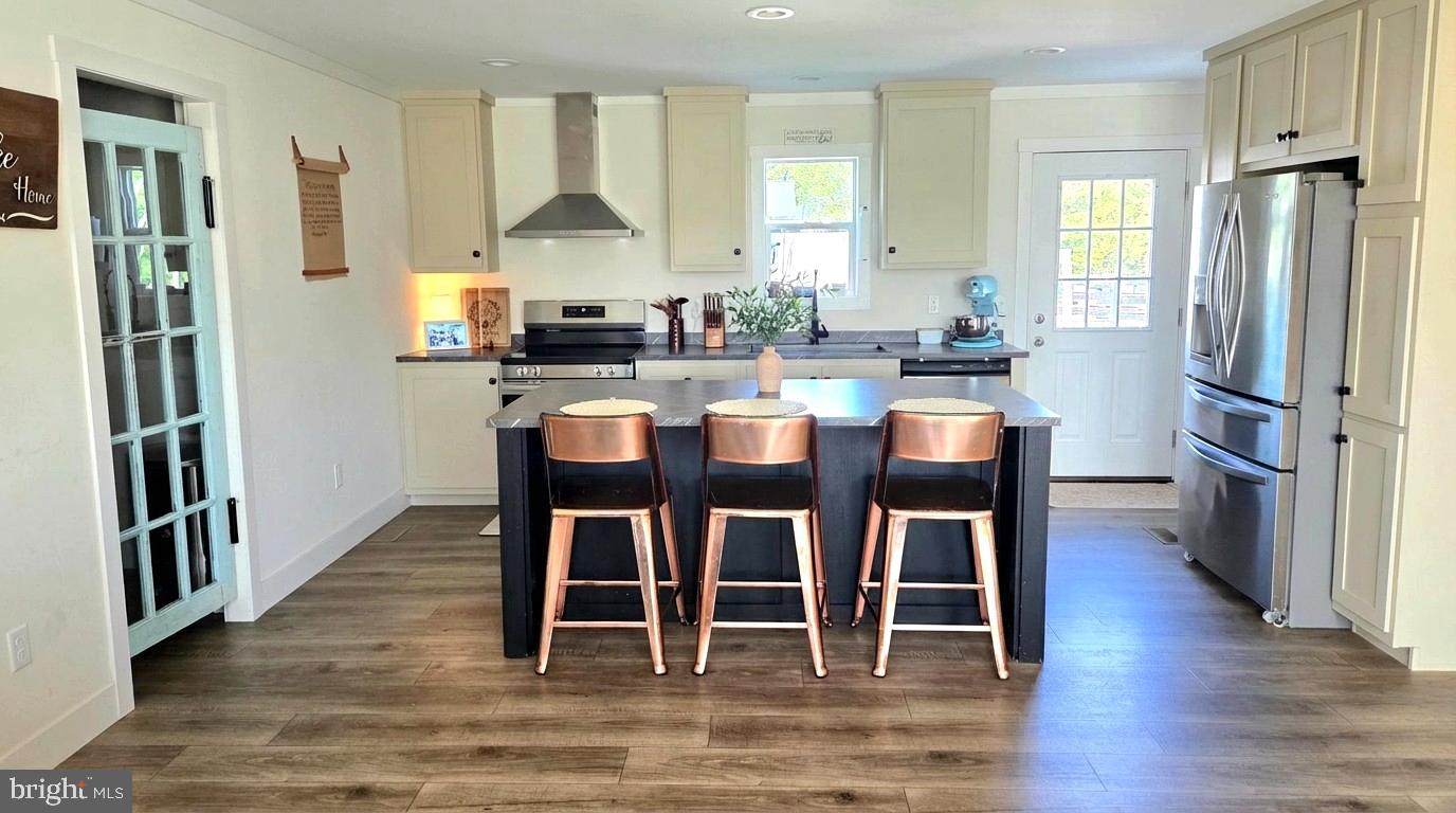 6924 Williamsburg Church Road Hurlock, MD 21643 - Photo 9 of 29 Kitchen & Island/Bar