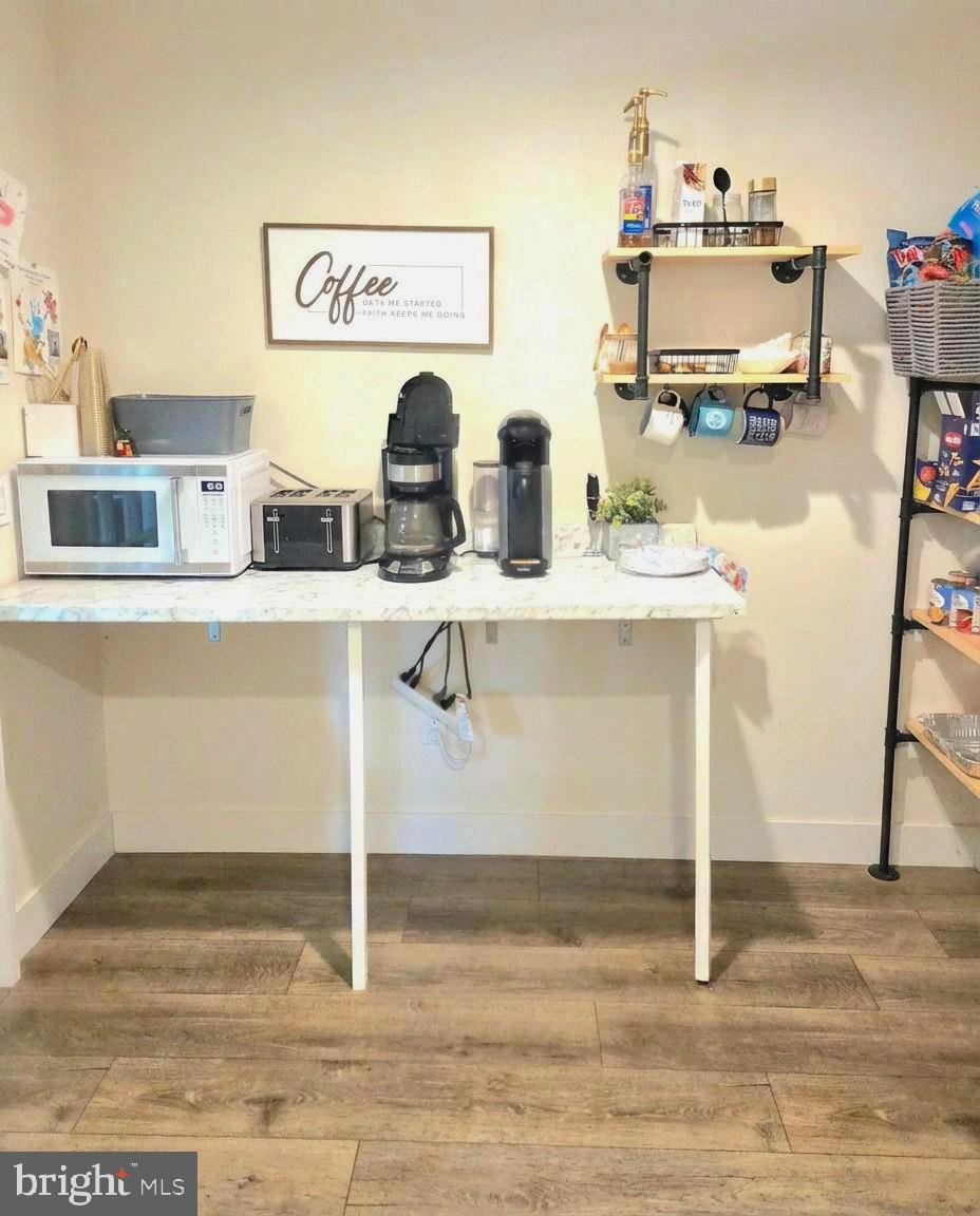 6924 Williamsburg Church Road Hurlock, MD 21643 - Photo 10 of 29 Pantry/Coffee Bar