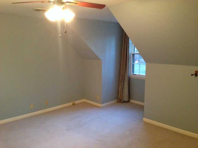 255 Hidden Lake Road Hendersonville, TN 37075 - Photo 11 of 19 Third bedroom has extra closet space and inviting window nook
