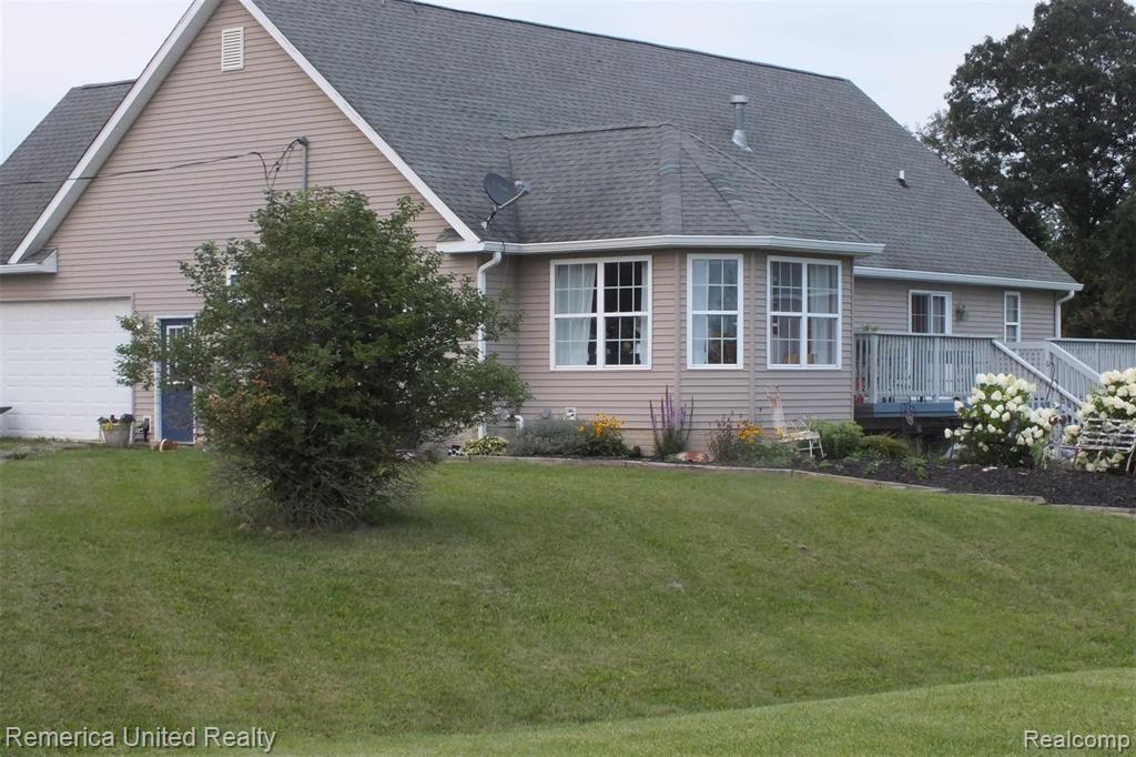 3721 Chase Lake Road Howell, MI 48855 - Photo 2 of 31