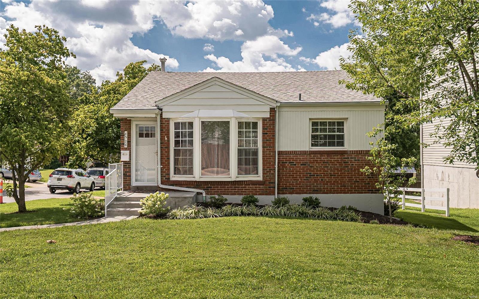 8528 Litzsinger Road Brentwood, MO 63144 - Photo 3 of 38 Gallery Image 3