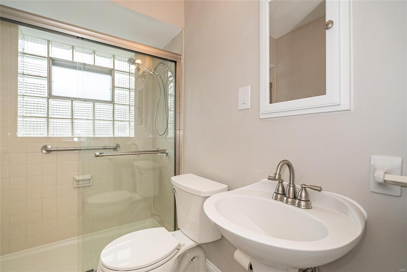 8528 Litzsinger Road Brentwood, MO 63144 - Photo 22 of 38 Gallery Image 22