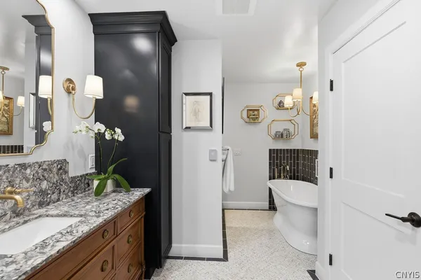 $899,900 | 1521 Tracy Drive, Spafford, NY 13152