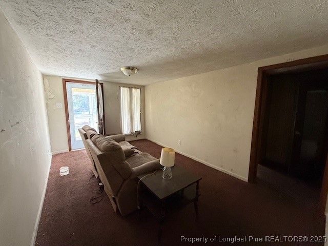 435 West Connecticut Avenue Southern Pines, NC 28387 - Photo 16 of 35 a room with furniture and window