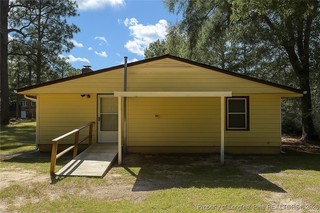 435 West Connecticut Avenue Southern Pines, NC 28387 - Photo 35 of 35 a view of backyard of house