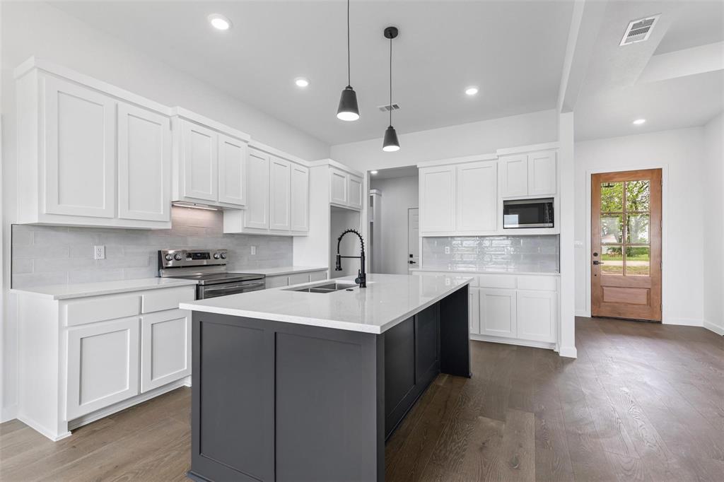 2061 Goodwyn Road Italy, TX 76651 - Photo 15 of 40 Gallery Image 15
